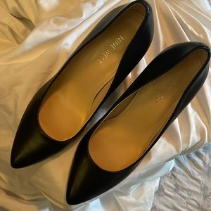 Nine West 3/3.5 inch heels. Very comfortable and cushy. Only worn a few times.